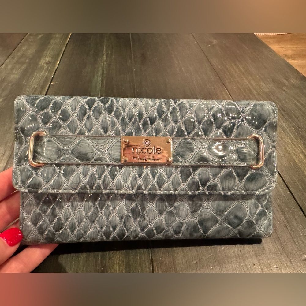 NEW Nicole by Nicole Miller Denim Blue Faux Leather Croc Embossed Long Wallet